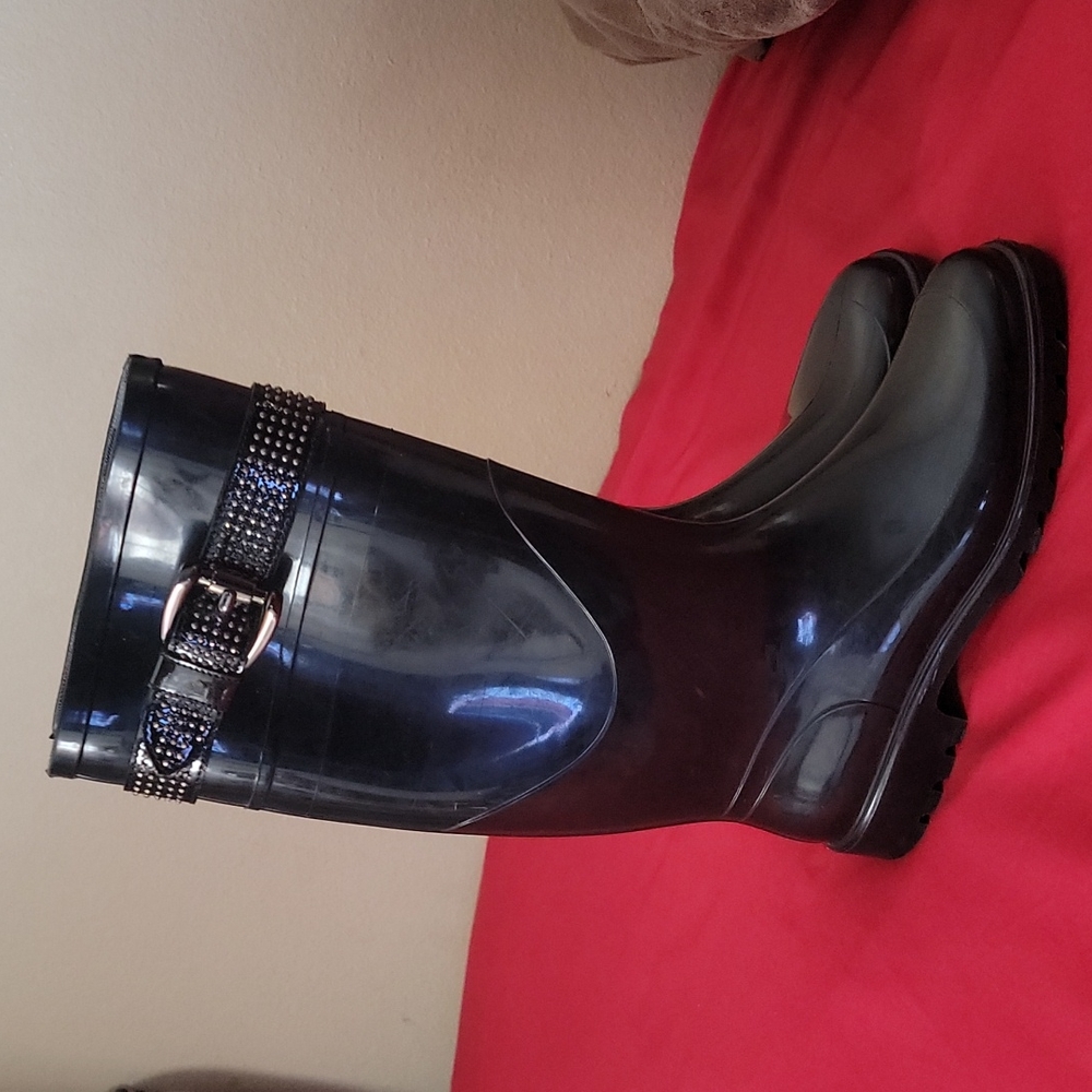 Burberry Rain Boots FIRM PRICE - Picture 2 of 11